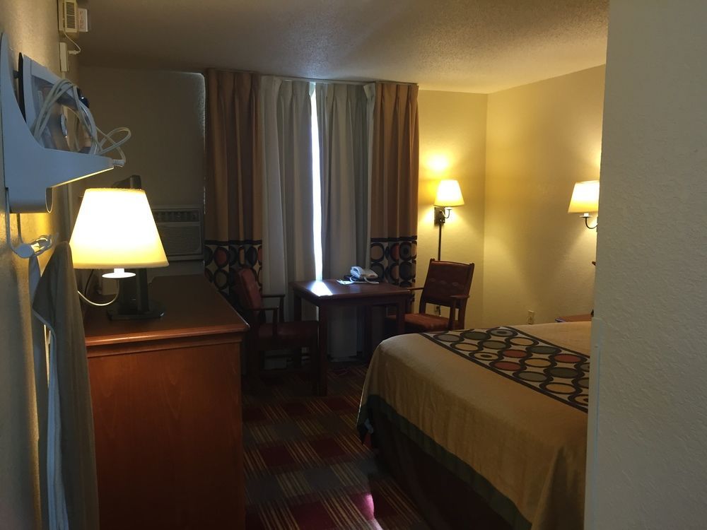 ホテル Super 8 By Wyndham グランドフォークス エクステリア 写真